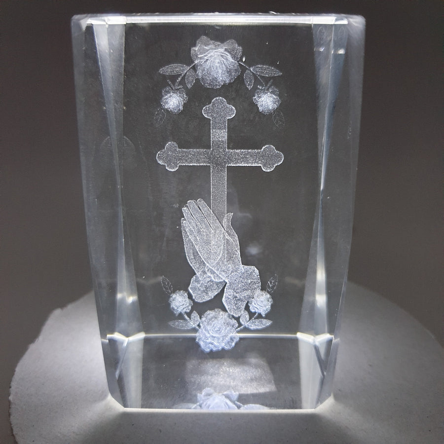 3D Kristal Lasergegraveerd Blok – Hand, Kruis en Roos