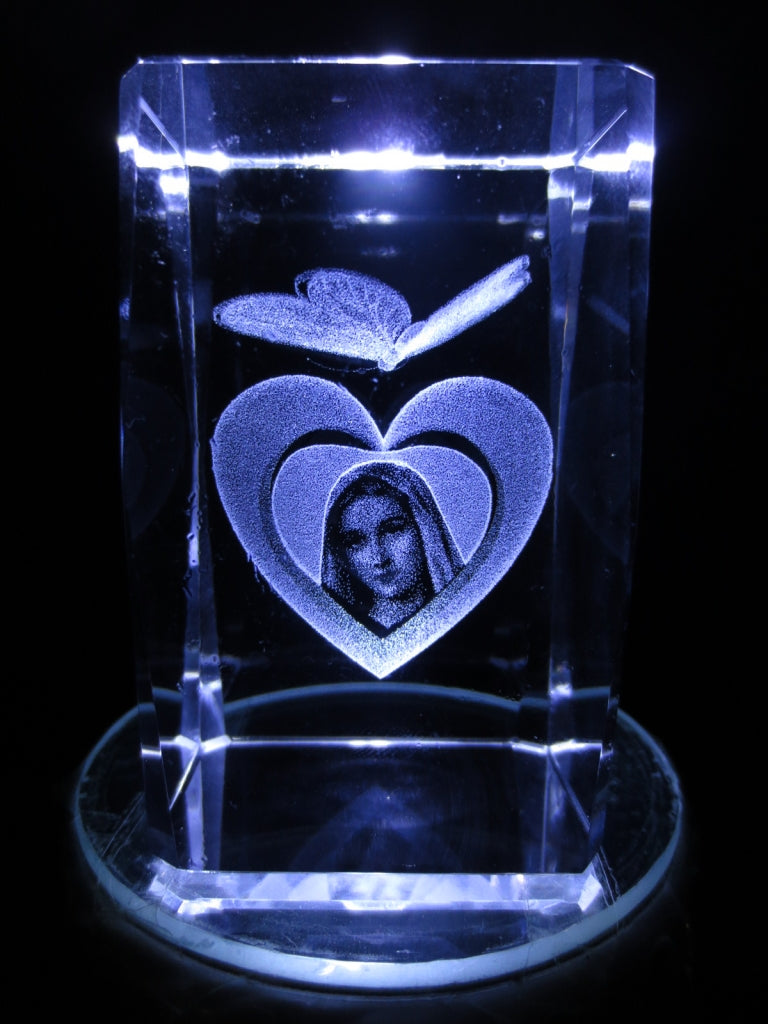 3D-Kristall-Lasergravurblock – Maria im Herzen
