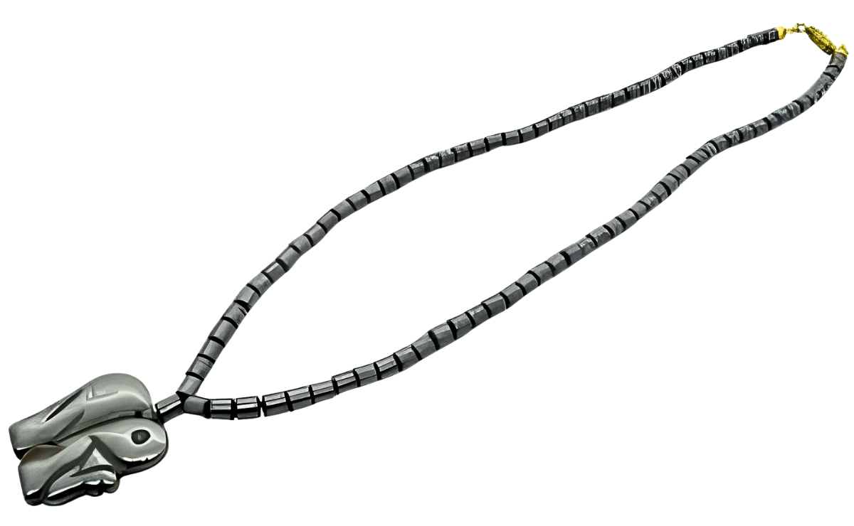 Elegante Elefantanhänger mit Hämatitkette