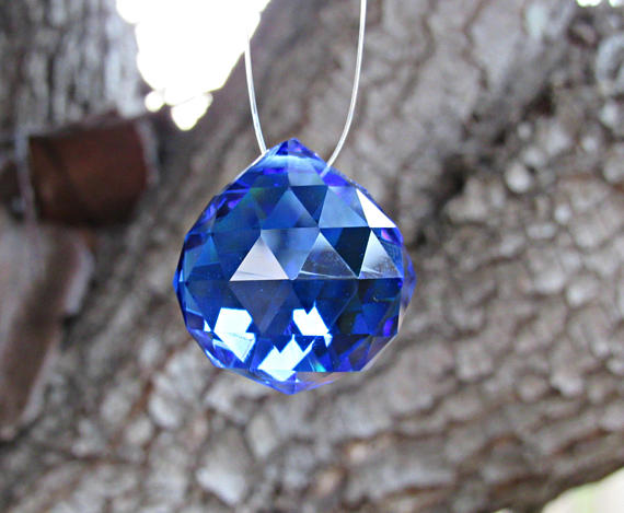 Feng Shui Regenbogenkristall – Dunkelblau 4 cm