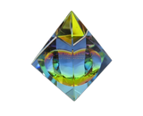 Kristallpyramide, farbig 6 × 6 cm