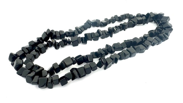 Großhandel 10 mm Schwarz Onyx-Edelstein-Chips Ketten