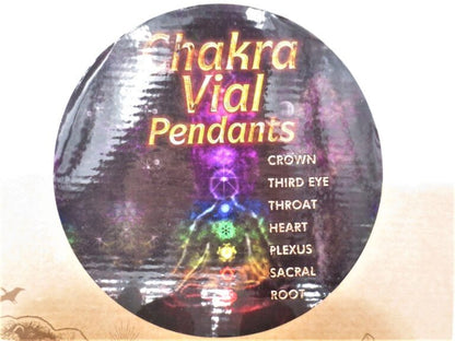 Halskette mit Anhänger in Form eines 7-Chakra-Fläschchens – Großhandel