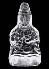 Kleine sitzende Kwan-Yin-Statue aus Kristallglas – 9 cm