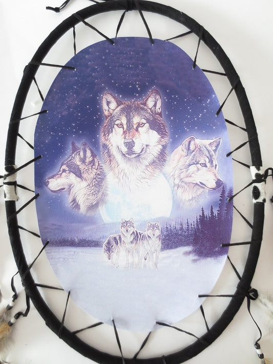 Ovaler Traumfänger mit 3 Wolfsköpfen