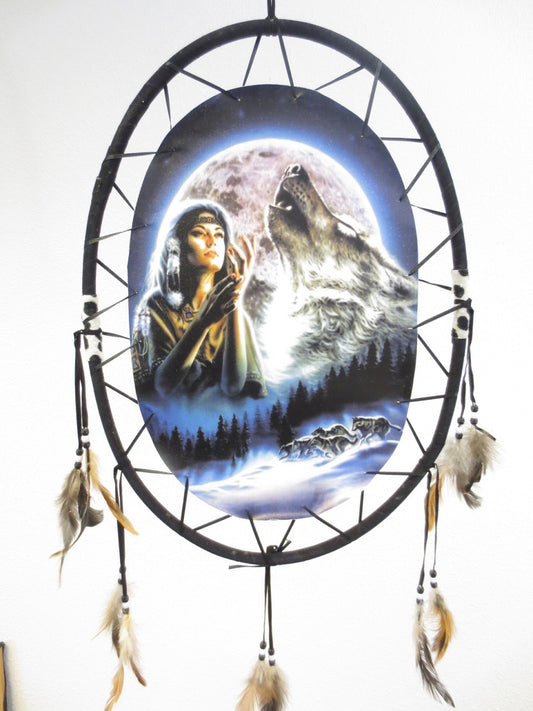 Ovaler Traumfänger Indianerin mit Wolf (II)