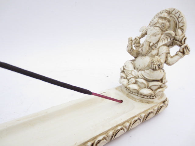 Weißer Ganesh Räucherstäbchenhalter
