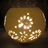 Weißer Keramik-Ölbrenner – Blumenmotiv (VI)